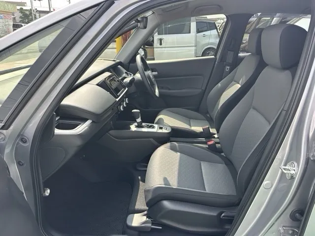 フィット(ホンダ)e：HEV ベーシック中古車 3