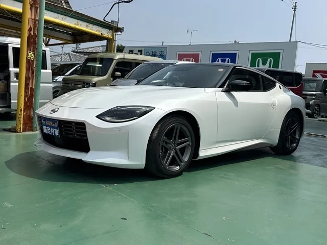 フェアレディZ(ニッサン)ベースグレード 6MT登録済未使用車 1