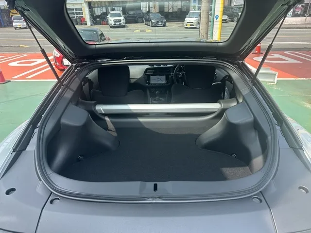 フェアレディZ(ニッサン)ベースグレード 6MT登録済未使用車 8