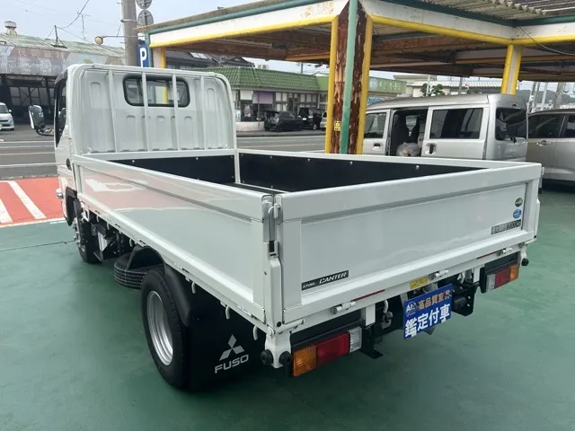 キャンター(三菱)全低床 平ボディ ２ｔ登録済未使用車 2