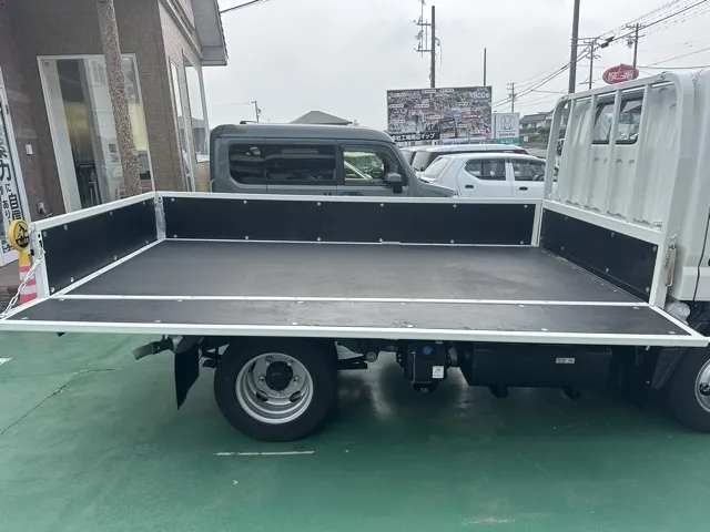 キャンター(三菱)全低床 平ボディ ２ｔ登録済未使用車 7