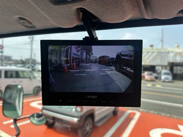 キャンター(三菱)全低床 平ボディ ２ｔ登録済未使用車 21