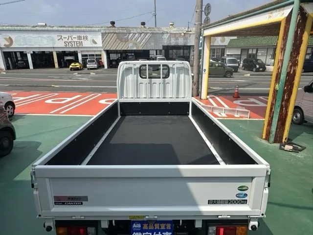 キャンター(三菱)全低床 平ボディ ２ｔ登録済未使用車 3