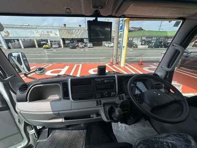 キャンター(三菱)全低床 平ボディ ２ｔ登録済未使用車 5