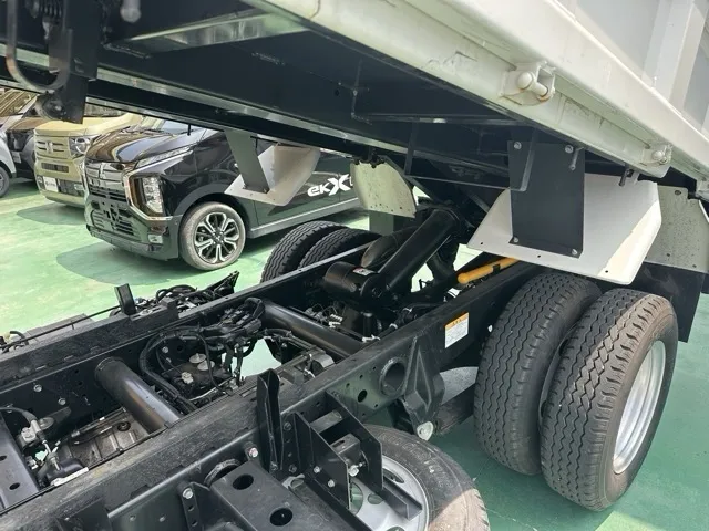 キャンター(三菱)全低床キョウカダンプ ３ｔ中古車 7