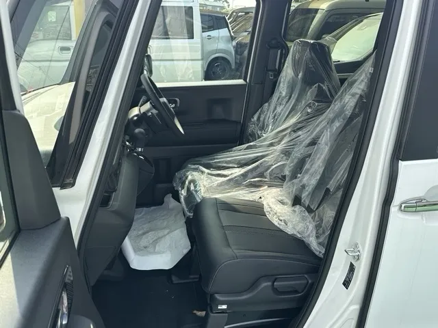N-BOX(ホンダ)N-BOXカスタムターボ コーディネートスタイル届出済未使用車 3