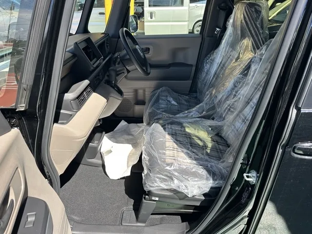N-BOX(ホンダ)N-BOX コンフォートＰ届出済未使用車 3