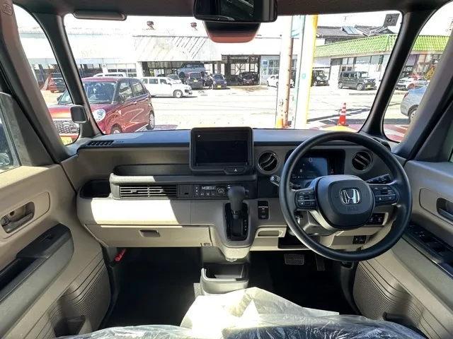 N-BOX(ホンダ)N-BOX コンフォートＰ届出済未使用車 5