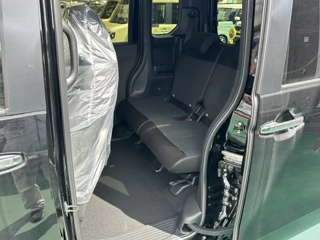 N-BOX(ホンダ)N-BOXカスタム届出済未使用車 4