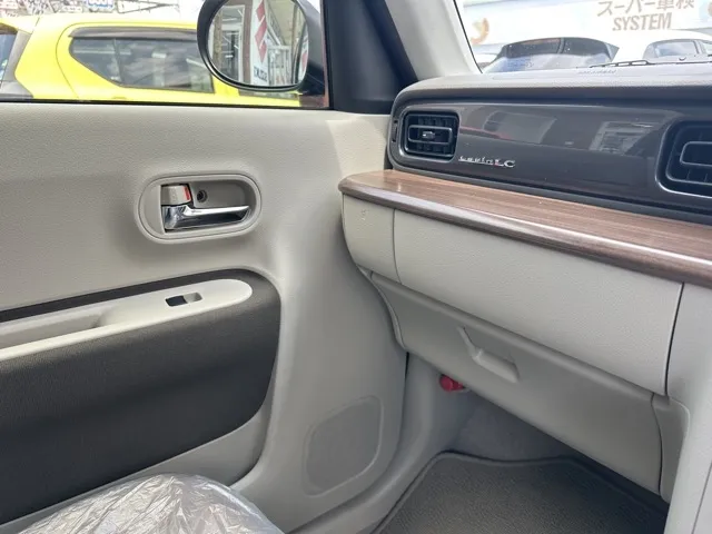 ラパン(スズキ)X新車見本展示無 16