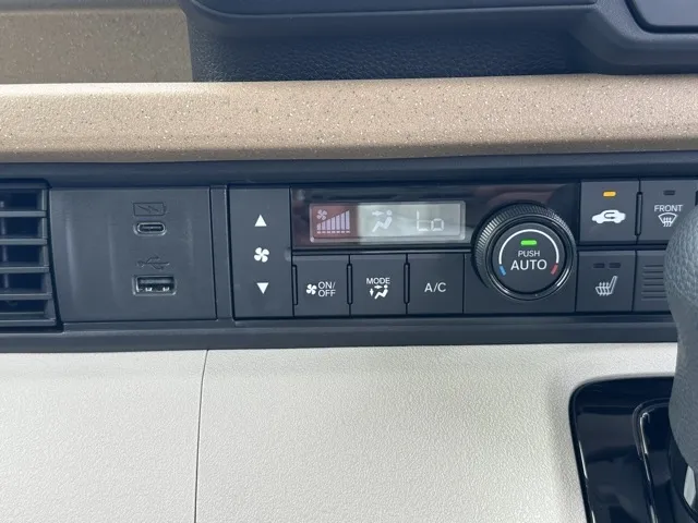 N-BOX(ホンダ)N-BOX ファッションスタイル コンフォートＰ中古車 17
