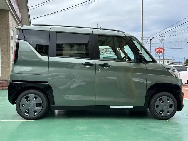 デリカミニ(三菱)T届出済未使用車 12