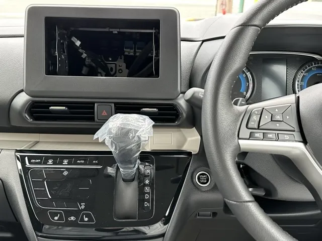 デリカミニ(三菱)T届出済未使用車 16