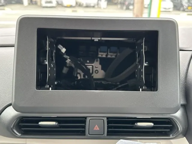 デリカミニ(三菱)T届出済未使用車 18