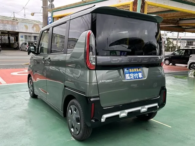デリカミニ(三菱)T届出済未使用車 2