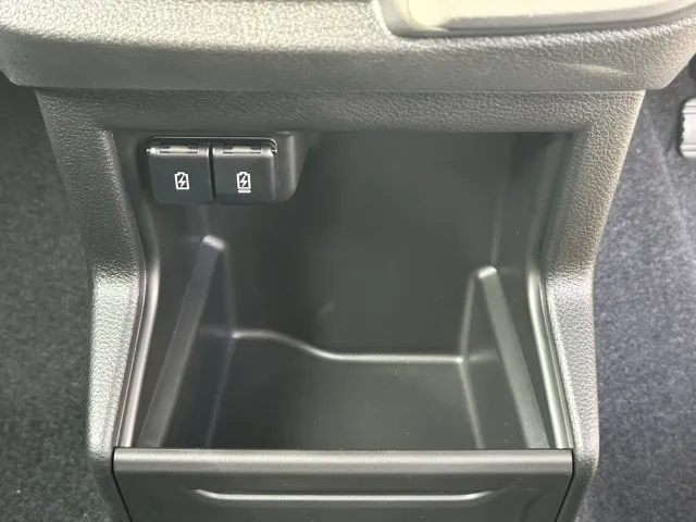 クロスビー(スズキ)ハイブリッドMZ登録済未使用車 16