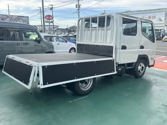 キャンター(三菱)Wキャブ　２ｔ　５ＭＴ登録済未使用車 13