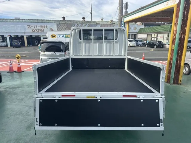 キャンター(三菱)Wキャブ　２ｔ　５ＭＴ登録済未使用車 15