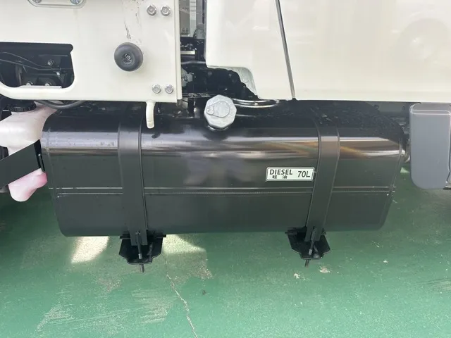 キャンター(三菱)Wキャブ　２ｔ　５ＭＴ登録済未使用車 18