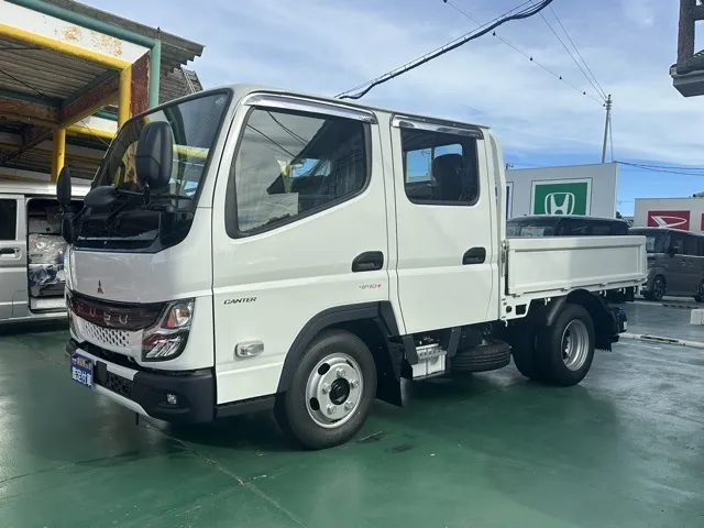キャンター(三菱)Wキャブ　２ｔ　５ＭＴ登録済未使用車 1