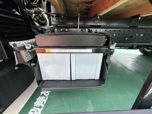キャンター(三菱)平ボディ ３ｔワイドロング MT 1ナンバー車登録済未使用車 4