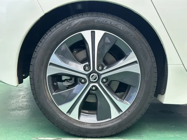 リーフ(ニッサン)X Vセレクション中古車 10