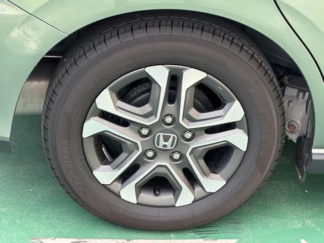 フリード(ホンダ)クロスター中古車 12