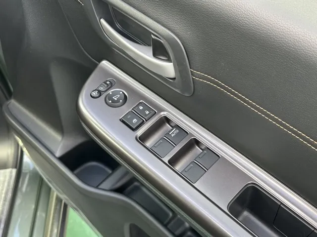 フリード(ホンダ)クロスター中古車 13