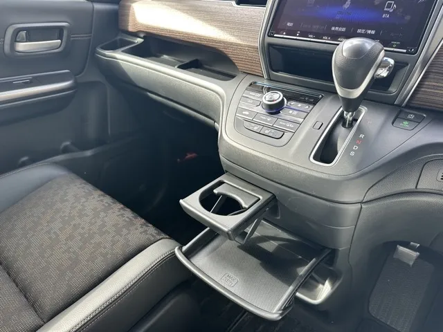 フリード(ホンダ)クロスター中古車 24