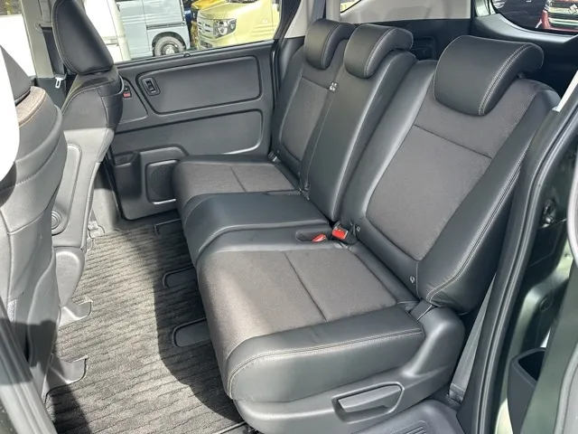 フリード(ホンダ)クロスター中古車 4