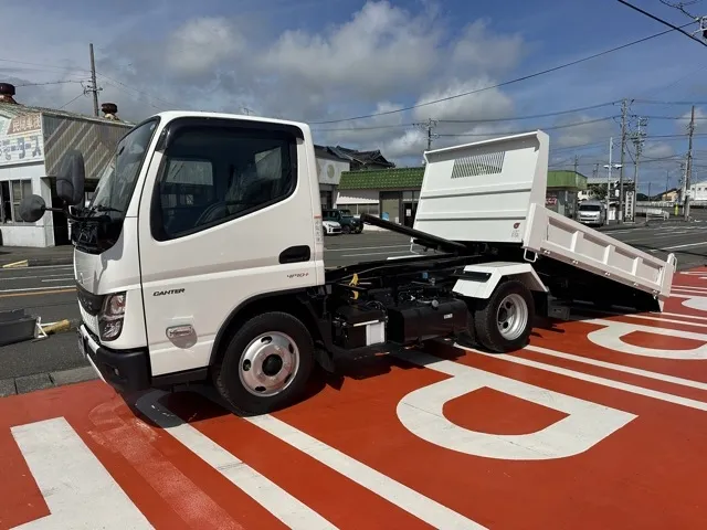 キャンター(三菱)３ｔ ローダースライドダンプ登録済未使用車 1