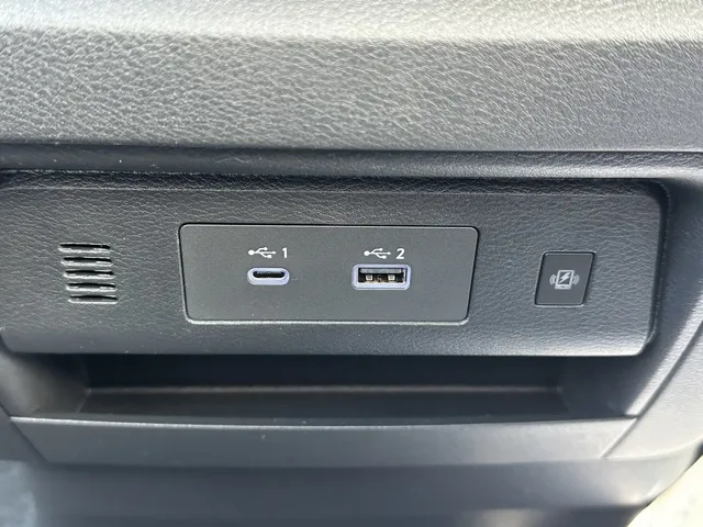 セレナ(ニッサン)ハイウェイスターV アラウンドビューモニター 12.3ナビ クリアビュー 4WD登録済未使用車 22
