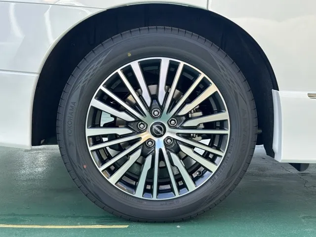 エルグランド(ニッサン)250ハイウェイスタープレミアム ７人登録済未使用車 16