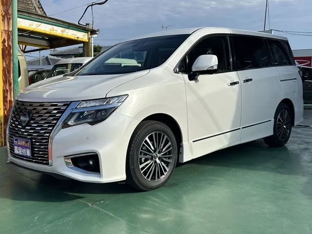 エルグランド(ニッサン)250ハイウェイスタープレミアム ７人登録済未使用車 1