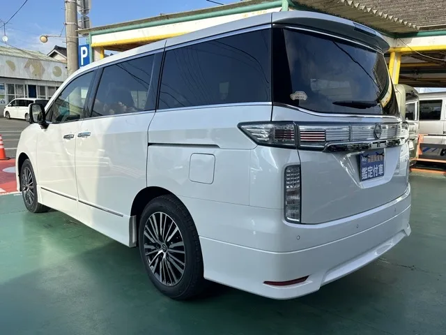 エルグランド(ニッサン)250ハイウェイスタープレミアム ７人登録済未使用車 2