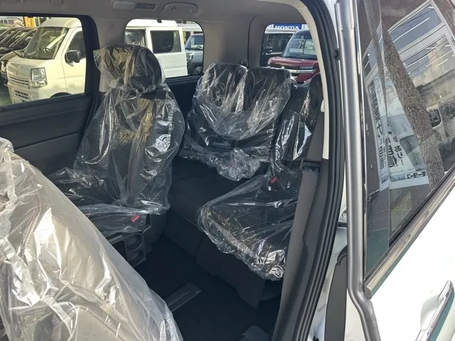 エルグランド(ニッサン)250ハイウェイスタープレミアム ７人登録済未使用車 5