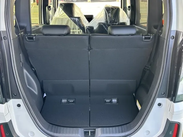 N-BOX(ホンダ)N-BOXカスタムターボ届出済未使用車 10