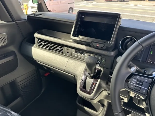 N-BOX(ホンダ)N-BOXカスタムターボ届出済未使用車 19