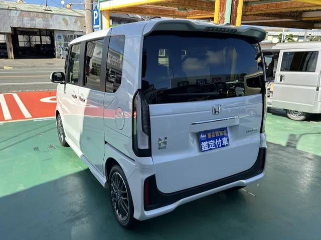 N-BOX(ホンダ)N-BOXカスタムターボ届出済未使用車 2
