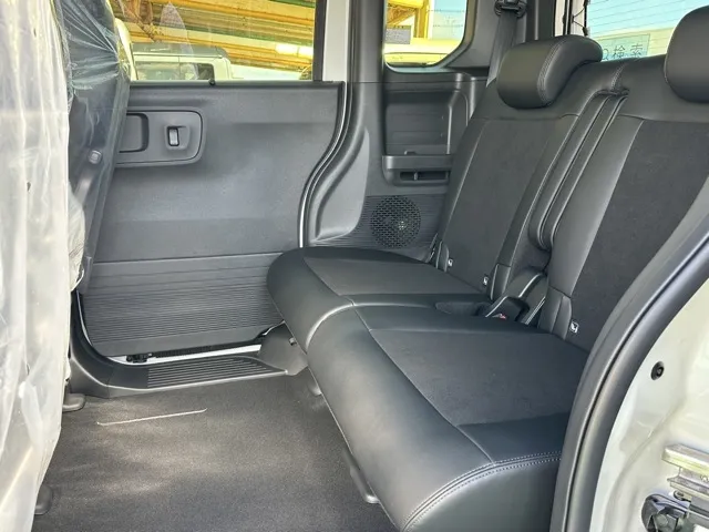 N-BOX(ホンダ)N-BOXカスタムターボ届出済未使用車 4