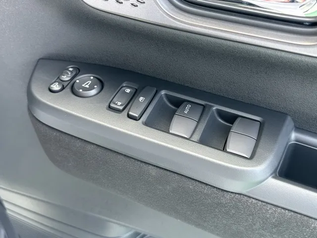 N-BOX(ホンダ)N-BOXカスタムターボ届出済未使用車 12
