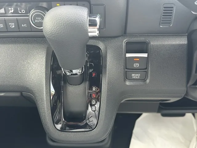 N-BOX(ホンダ)N-BOXカスタムターボ届出済未使用車 15