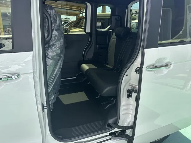 N-BOX(ホンダ)N-BOXカスタムターボ届出済未使用車 4
