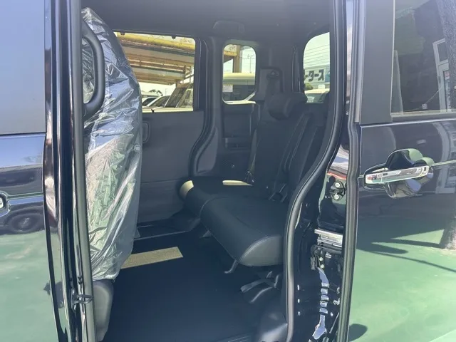 N-BOX(ホンダ)N-BOXカスタムターボ届出済未使用車 4