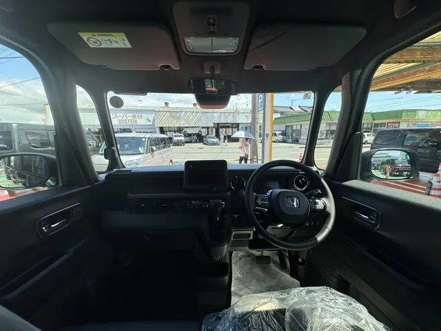 N-BOX(ホンダ)N-BOXカスタムターボ届出済未使用車 6
