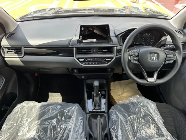 WR-V(ホンダ)X登録済未使用車 6