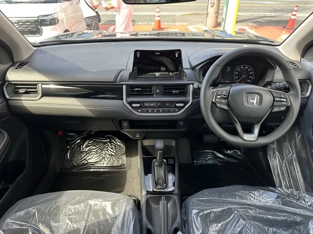 WR-V(ホンダ)Z登録済未使用車 6
