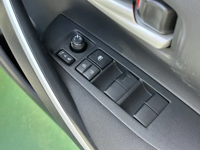 カローラ(トヨタ)ハイブリッドG-Xプラス中古車 12