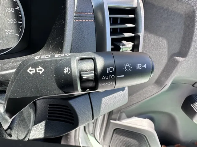 トライトン(三菱)GSR登録済未使用車 18