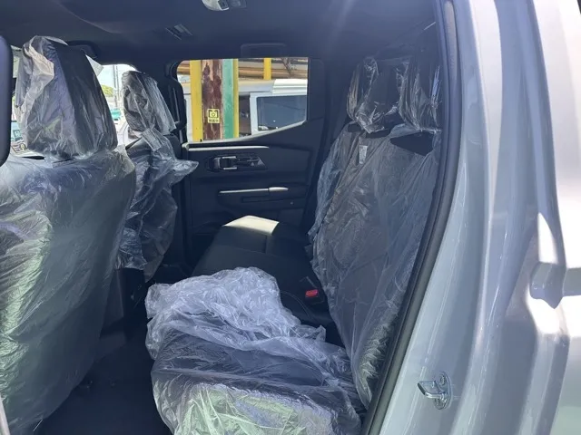 トライトン(三菱)GSR登録済未使用車 4